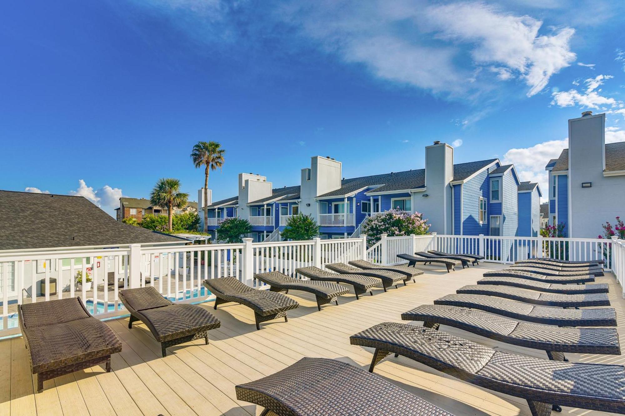 Relaxing Galveston Condo, Quarter Mile To Seawall! Exterior photo